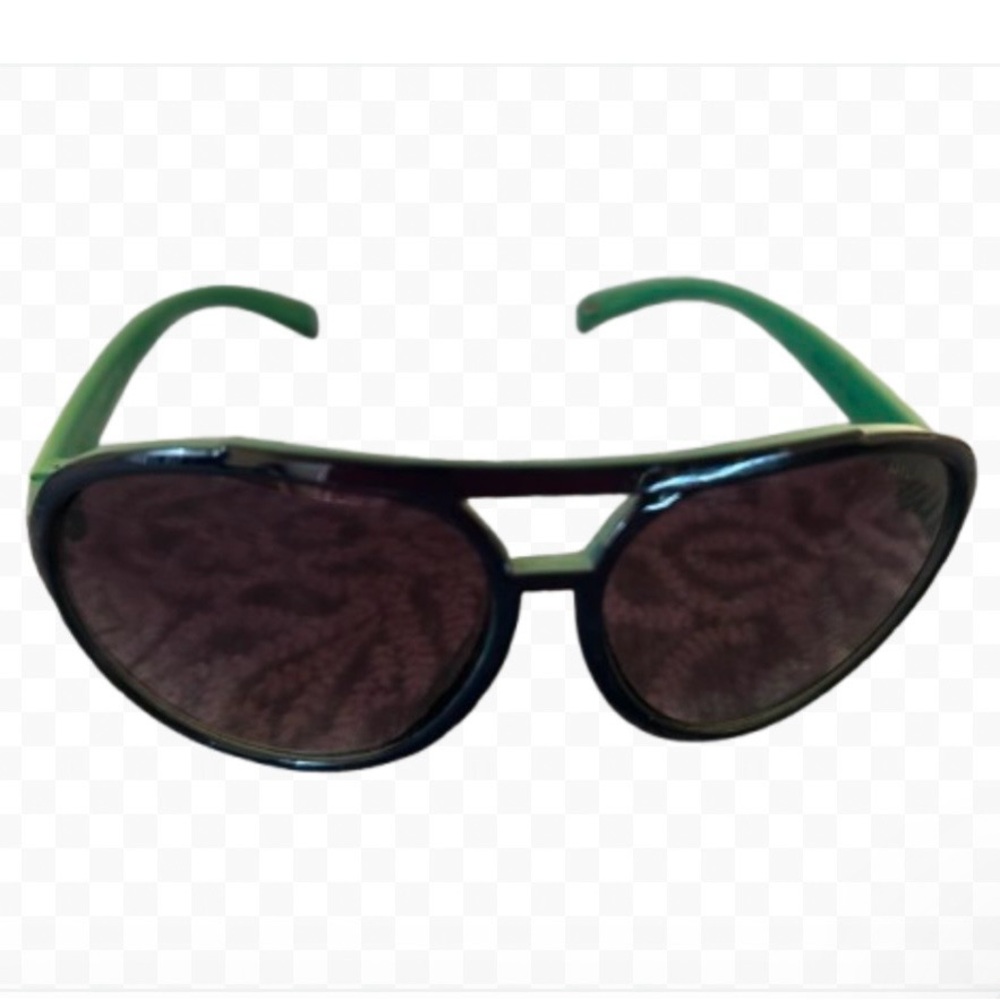 Tommy Hilfiger Black and Green Kids Sunglasses

***Minor scratches on surface***